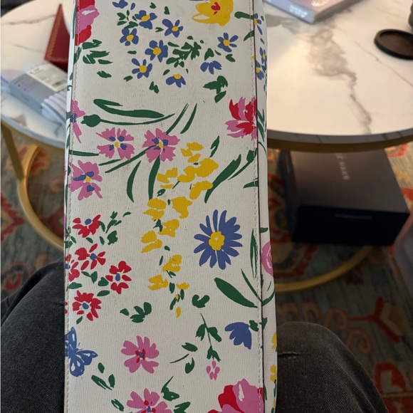 kate spade White Floral Tote with Multicolor Flowers - Picture 4 of 8